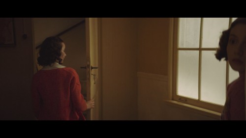 Can-Dostum-Anne-Frank-2021.WEB-DL.1080p.x264.DD5.1.E.AC3.DUAL.TR-ENG.TORK.mkv_snapshot_00.03.30.978.jpg