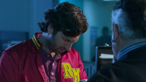 Russell.Madness.2015.AMZN.WEB-DL.720p.x264.AAC.DUAL.TR-ENG.TORK.mkv_snapshot_01.06.50.480.jpg