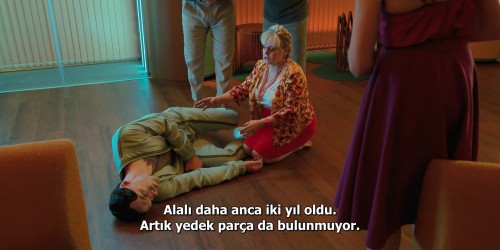Bigbug.2022.NF.1080p.WEB-DL.x264.DD5.1.E.AC3.DUAL.TR-ENG.TORK.mkv_snapshot_00.43.36.243.jpg