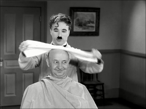 Sarlo.Diktator.The.Great.Dictator.1940.BluRay.720p.x264.AC3.DUAL.TR-ENG.TORK.mkv_snapshot_00.59.39.842.jpg