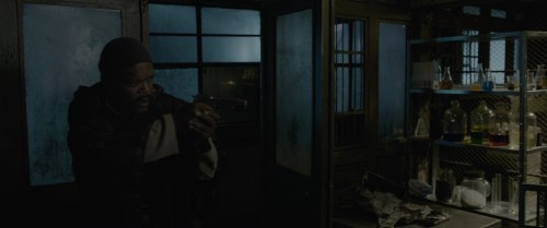 The-Protege.2021.BluRay.2160p.UHD.x265.AC3.DUAL.TR-ENG.TORK.mkv_snapshot_00.01.38.676.jpg