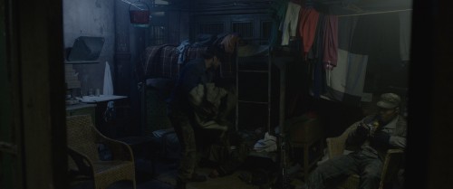 The-Protege.2021.BluRay.2160p.UHD.x265.AC3.DUAL.TR-ENG.TORK.mkv_snapshot_01.37.00.637.jpg