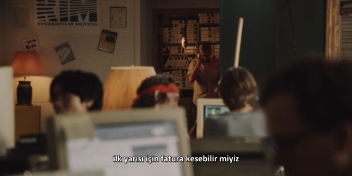BlackBerry.2023.BluRay.1080p.x264.DTS.DD5.1.AC3.DUAL.TR-ENG.TORK.mkv_snapshot_00.20.36.035.jpg