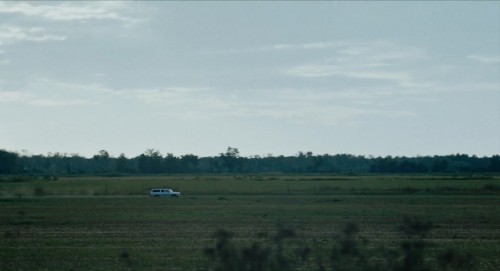 Karanlikta.Gurleyen.Rumble.Through.the.Dark.2023.AMZN.WEB-DL.m1080p.x264.AC3.DUAL.TR-ENG.TORK.mkv_snapshot_01.09.52.057.jpg