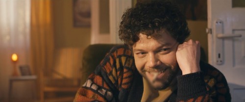 Maske.Nezaketle.Tebessum.2023.WEBRip.1080p.x264.AAC.TR.TORK.mkv_snapshot_00.01.42.228.jpg