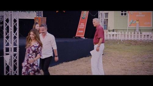 Sohretler.Okulu.2022.WEBRip.1080p.x264.AAC.TR.TORK.mkv_snapshot_01.15.30.470.jpg