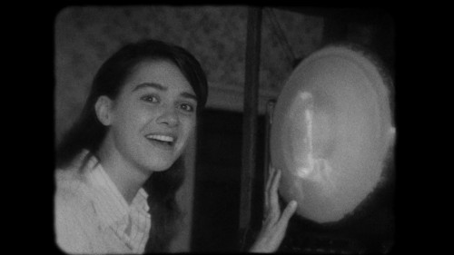 Lola.2022.WEBRip.1080p.x264.AAC.DUAL.TR-ENG.TORK.mkv_snapshot_00.03.38.510.jpg