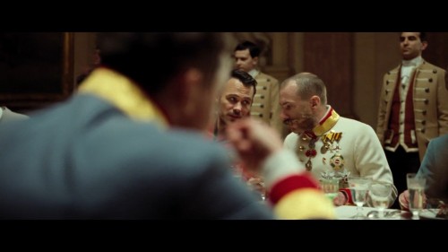 Korsaj.Corsage.2022.WEBRip.1080p.x264.AAC.DUAL.TR-FR.TORK.mkv_snapshot_01.08.42.574.jpg