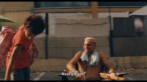 My.Brothers.and.I.2021.WEBRip.1080p.x264.AAC.DUAL.TR-FR.TORK.mkv_snapshot_00.05.00.732.jpg
