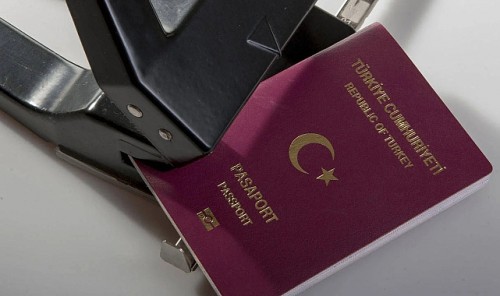 hukumetin-kasasi-vatandasin-cebinden-kazaniyor-yurt-disina-cikis-harci-150-liradan-500-liraya-yukseltildi-8771.jpg