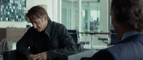 The.Gunman.720p.2.jpg