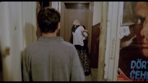 Ucuncu-Sayfa.1999.BEIN.WEBRip.1080p.x264.AAC.TR.TORK.mkv_snapshot_01.14.12.504.jpg