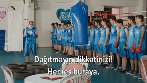 Dugun.Dernek.2013.AMZN.WEB-DL.1080p.H264.DD5.1.E-AC3.TORK.mkv_snapshot_00.23.50.432.jpg