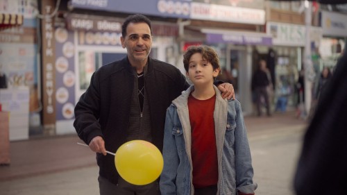 Kalender.Pide.2025.4K.2160p.WEB-DL.DDP5.1.E-AC3.x265.TORK-.mkv_snapshot_00.04.46.702.jpg